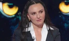 Arisa: "Una volta sono stata con una donna. Mi è piaciuto ma..."