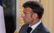 Professore accoltellato in Francia testimonianze studenti Macron