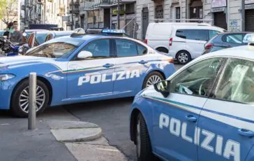 Edicola votiva a Napoli per celebrare i deceduti dei clan