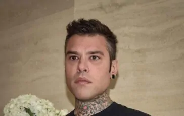 Fedez ancora in ospedale, come sta: le ultime notizie sul suo ricovero