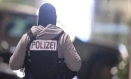Uomo armato fa irruzione con l'auto sulla pista dell'aeroporto di Amburgo
