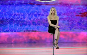 Ilary Blasi cambio conduzione Isola Famosi