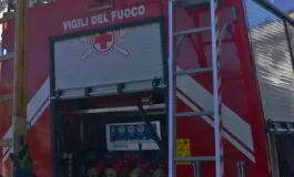Milano: incendio doloso in un palazzo popolare, l'artefice un ragazzino