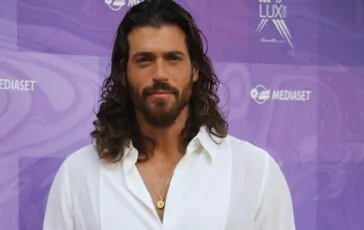 Can Yaman dimagrito 10 chili 30 giorni