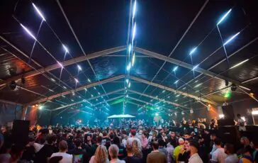 caprices 2022 by night credits alex negulescu 1 364x230