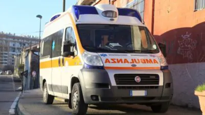 L'Aquila, pulmino per trasporto disabili si ribalta nella scarpata: sei feriti
