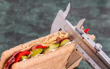 Dieta dei 50 anni: come perdere peso in menopausa