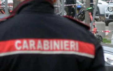 un uomo travolto dalla sua stessa auto