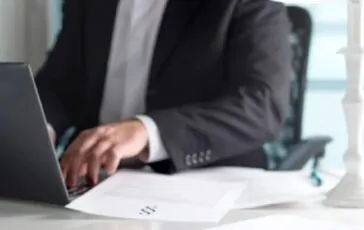 settimana corta luxottica aprile