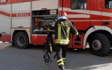 Due incendi a Roma: persone evacuate