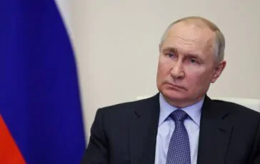 Russia, Putin annuncia una visita in Cina a maggio