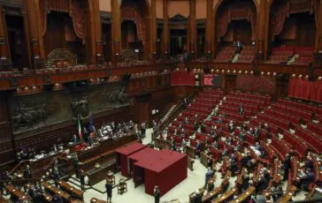 Georgia: rissa in aula del Parlamento per un disegno di legge sugli agenti stranieri
