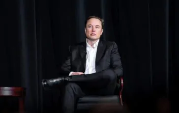 Elon Musk presidente Tesla