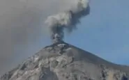 Indonesia, vulcano Ruang in eruzione: rischio tsunami