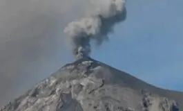 Indonesia, vulcano Ruang in eruzione: rischio tsunami