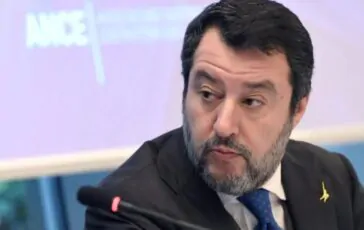 Salvini annuncia candidatura Vannacci