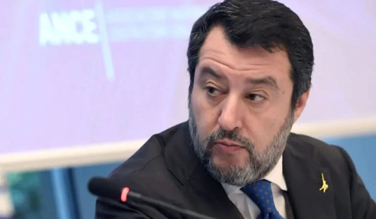 Salvini annuncia candidatura Vannacci