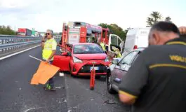 Milano: accusa un malore in tangenziale e provoca incidente