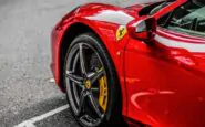 Ferrari si schianta a 200 km/h: in auto anche una fotomodella