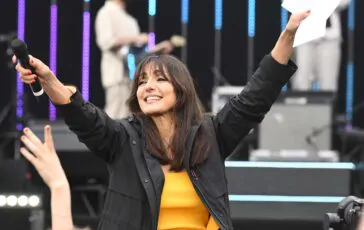 ambra angiolini look concerto 1 maggio 2023 jpg