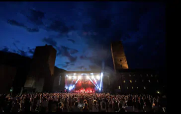 castel grande bellinzona di sera 364x230