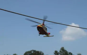 Gallarate, grave incidente: investita una donna a passeggio con il cane