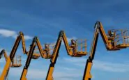 Noleggio piattaforme aeree: soluzioni ideali per lavori edilizi