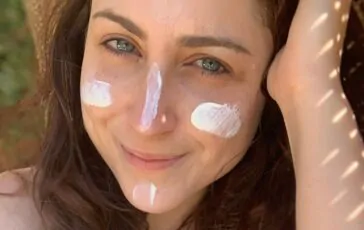 Crema solare: i benefici di applicarla tutti i giorni