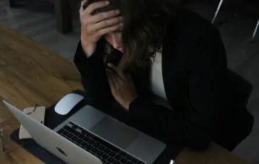 congedo di infelicità cina