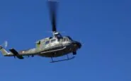 GI - Due alpinisti vicentini morti in altrettanti incidenti in montagna. È quanto accaduto oggi tra la Cima d'Asta in Trentino e il Monte Cengio nel Vicentino. Il corpo senza vita di un escursionista di 32 anni residente a Cassola in provincia di Vicenza è stato recuperato dall'equipaggio dell'elicottero di Trentino Emergenza e dalla Stazione Tesino del Soccorso Alpino e Speleologico poco sotto la vetta della Cima d'Asta. Stando a una prima ricostruzione, l'uomo mentre stava risalendo in solitaria il Canalone dei Bassanesi che porta alla Cima d'Asta, una volta raggiunta la cresta, probabilmente è scivolato su terreno roccioso precipitando per oltre 50 metri. Recuperata dai soccorritori, la salma è stata portata a Malga Sorgazza. La seconda vittima sul Monte Cengio: a perdere la vita un alpinista di 51 anni originario di Malo. L'allarme è stato lanciato dal compagno di cordata. L'elicottero di Verona emergenza ha subito notato l'uomo sulla bastionata ovest della 'Via La Bamba' ma causa la foschia non ha potuto avvicinarsi alla parete. Le squadre dei soccorritori hanno recuperato l'alpinista, ormai privo di vita, circa cinquanta metri più in basso. I soccorritori non escludono sia un malore causa un colpo di calore che un'improvvisa perdita di equilibrio. In serata un escursionista di nazionalità belga di 43 anni è stato elitrasportato all'ospedale di Trento con gravi politraumi dopo essere caduto su un pendio roccioso sotto la cima del Piz Galin nelle Dolomiti di Brenta.