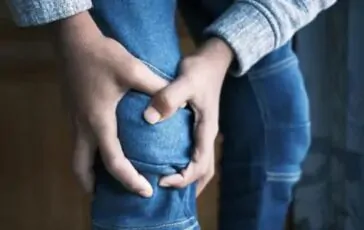 ginocchio gonfio maratona