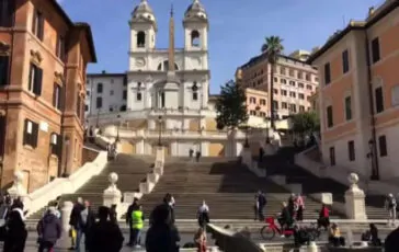 piazza di spagna roma elena cecchettin vernice