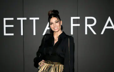 Elisabetta Gregoraci: in vacanza con il fidanzato tra baci e sole