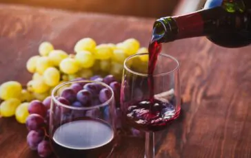 Centomila euro per una bottiglia di vino: record di vendita per un'etichetta italiana