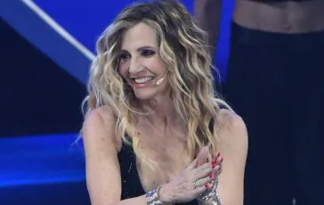 lorella cuccarini fisico dolori muscolari