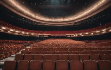 1216x832 11 00 47 00 835441342 364x230