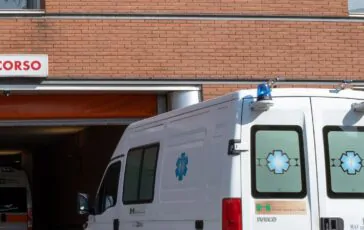 ambulanza incidente gravissima quindicenne