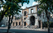 Immagine dell'esplosione a Villanterio con soccorritori