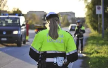 Incidente automobilistico in cui perde la vita un giovane: accertamenti ancora in corso