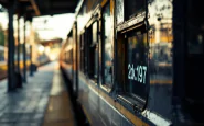 Giovane accoltellato su un treno a Lodi