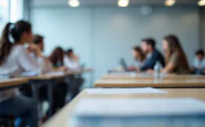 Avatar che presenta una tesi all'università