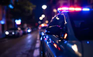 Giovane a Catania disarma poliziotti con pistola