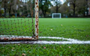 Immagine che rappresenta il divieto di calcio negli spazi pubblici