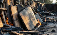 Fiamme che distruggono un'area aziendale a Bicinicco