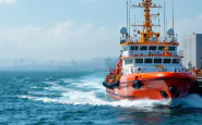 Sbarco della nave Ocean Viking con migranti a Marina di Carrara