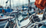 Giovani navigatori con patente nautica D1 in barca