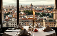 Giorgia Meloni e Javier Milei durante un pranzo a Roma
