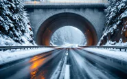 Immagine del tunnel del Frejus riaperto con segnaletica stradale
