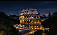Immagine della Via Crucis al Colosseo con partecipanti