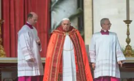funerali Papa Francesco Assange